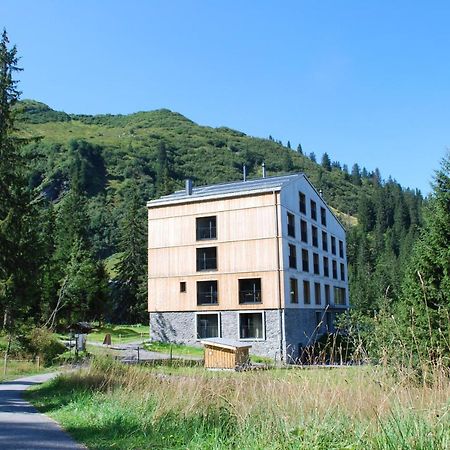 Berghotel Mettmen Schwanden  エクステリア 写真