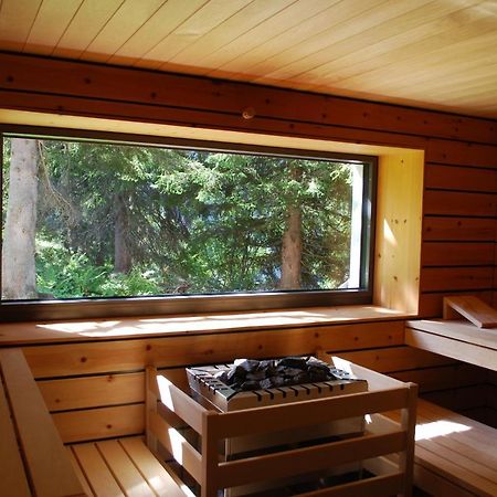 Berghotel Mettmen Schwanden  エクステリア 写真