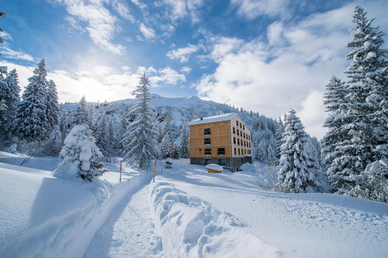Berghotel Mettmen Schwanden  エクステリア 写真