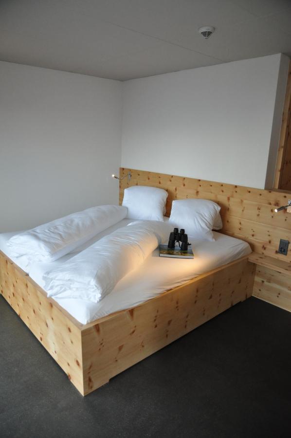 Berghotel Mettmen Schwanden  エクステリア 写真