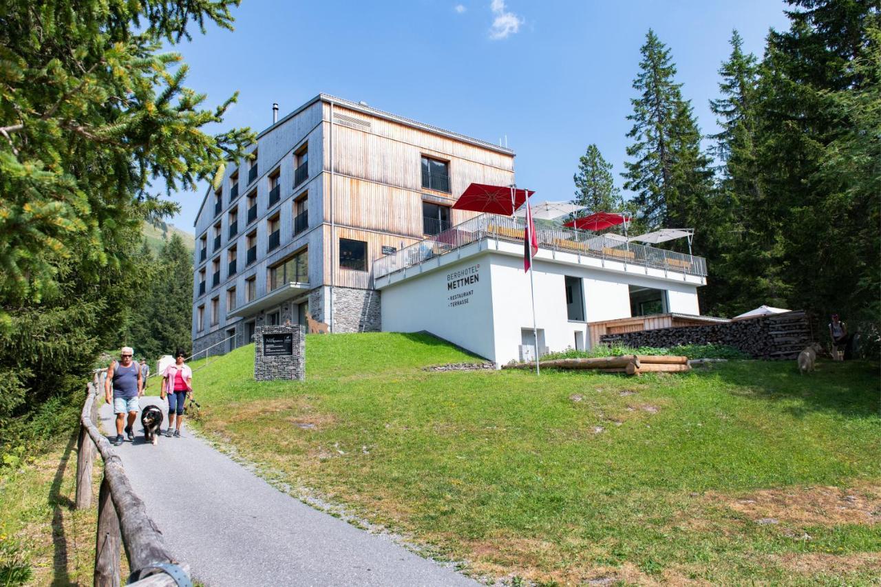 Berghotel Mettmen Schwanden  エクステリア 写真