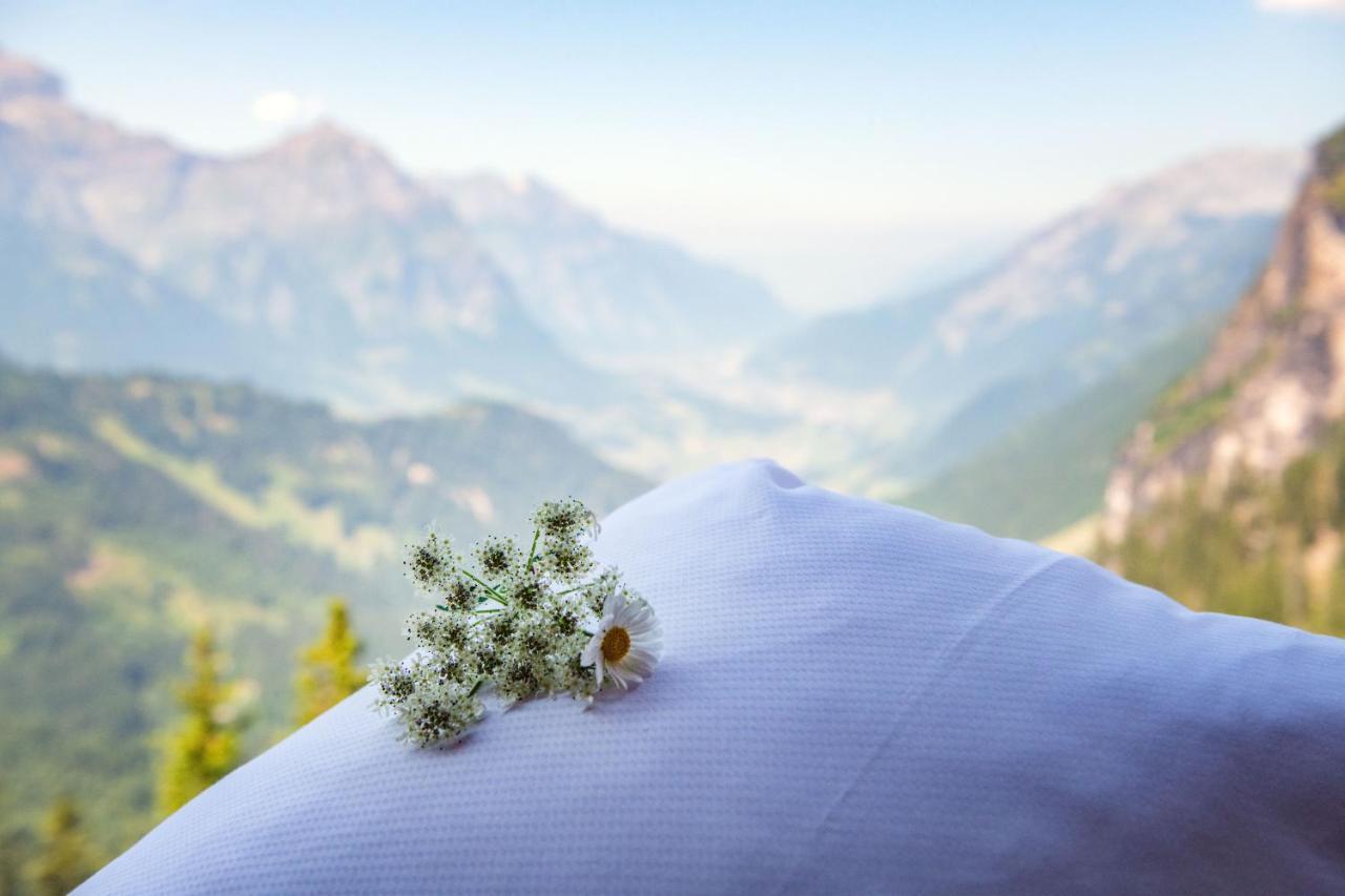Berghotel Mettmen Schwanden  エクステリア 写真