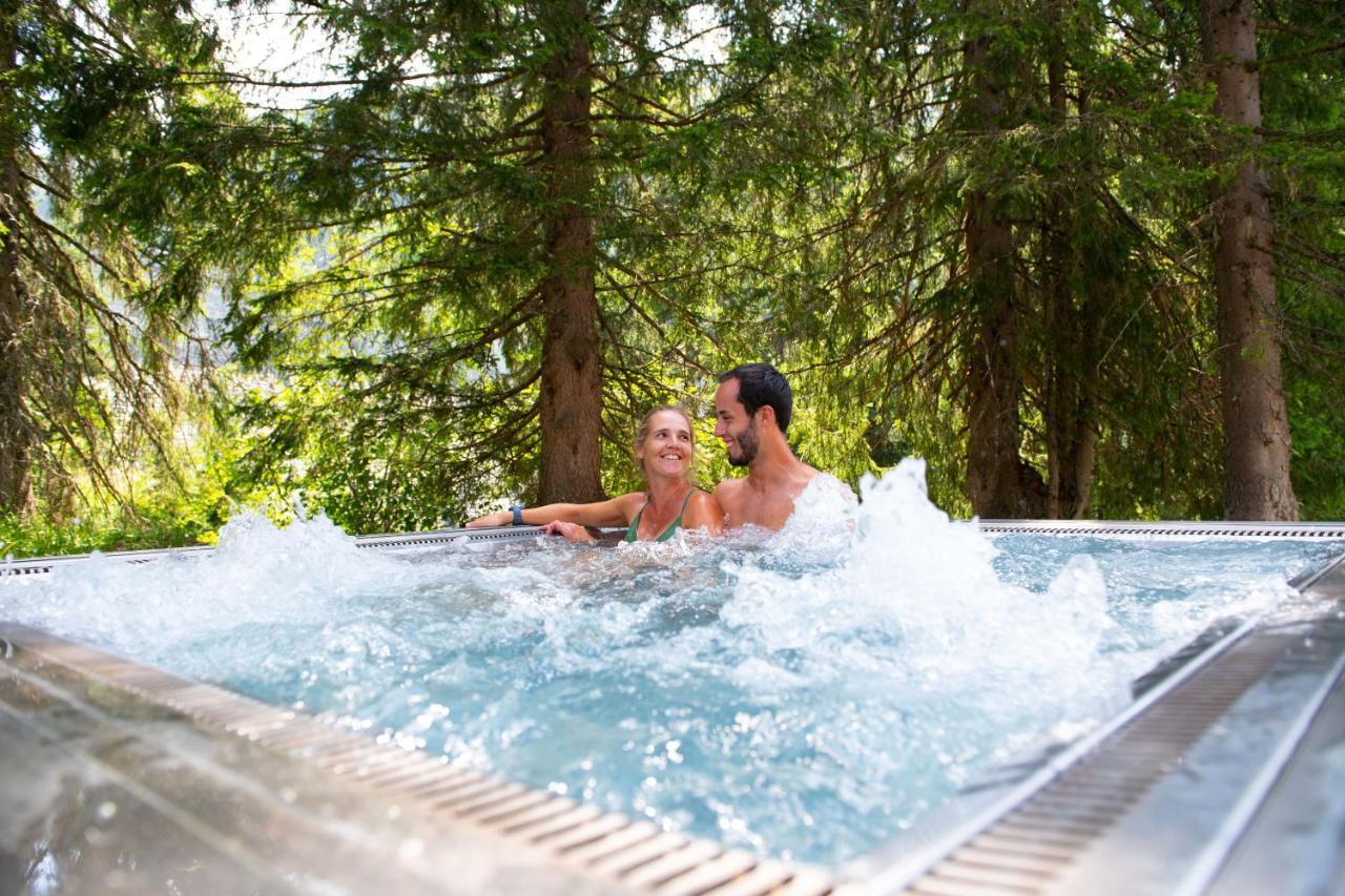 Berghotel Mettmen Schwanden  エクステリア 写真