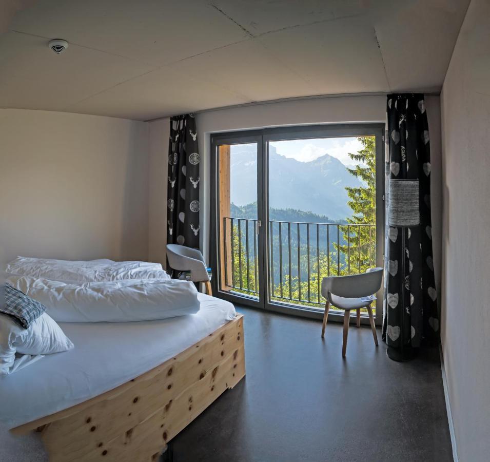 Berghotel Mettmen Schwanden  エクステリア 写真