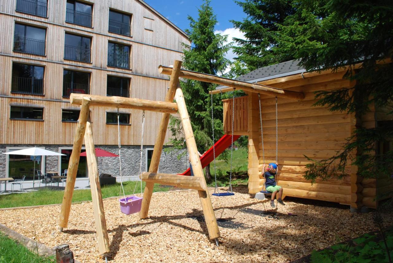Berghotel Mettmen Schwanden  エクステリア 写真