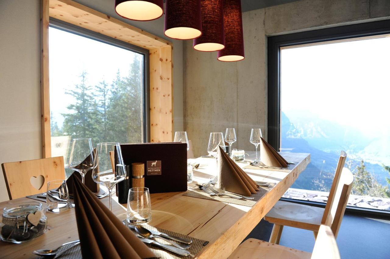 Berghotel Mettmen Schwanden  エクステリア 写真