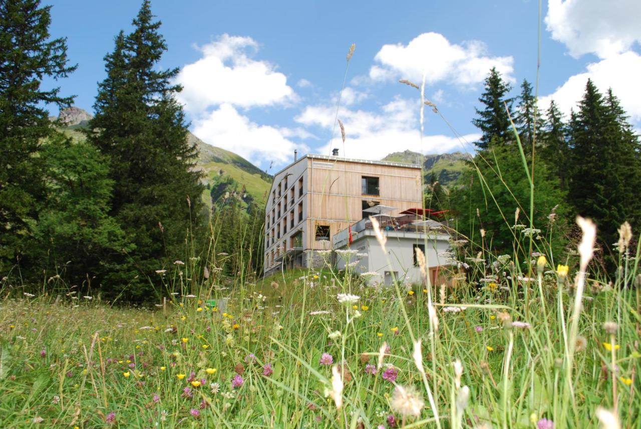 Berghotel Mettmen Schwanden  エクステリア 写真